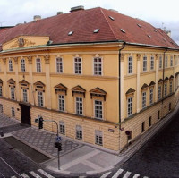 Kolo, chůze, běh. Zaměstnanci MŠMT vyráží do práce aktivně